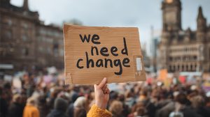 【#イギリス】英国でギャンブルによる害が拡大。支援を求める人が2020年からほぼ倍増したことがGambleAwareの調査で判明。国民の9割以上がテレビやSNSでの広告禁止を支持しており、規制強化への声が高まっています。 ★1分記事→ https://jgpress.jp